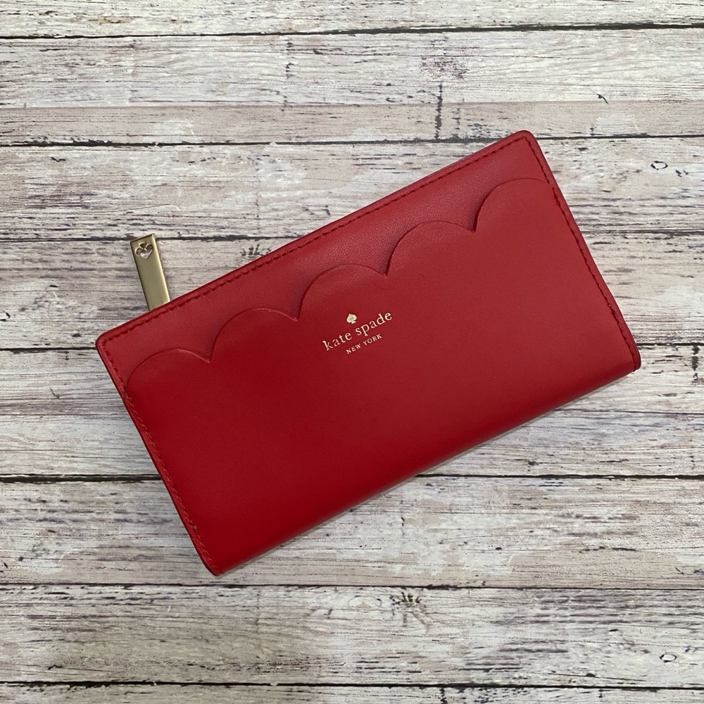 Kate Spade ♠️ Scalloped Magnolia Street Wallet